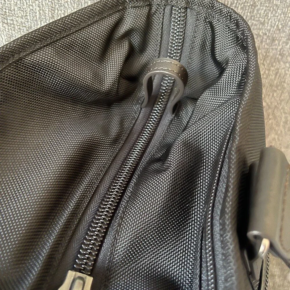 Tumi Brief Tote 222641 NWT